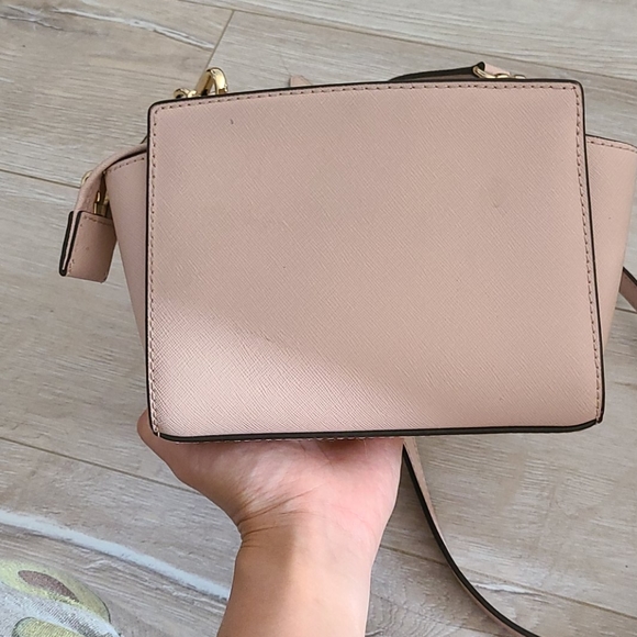 Michael Kors Selma mini pink crossbody tote bag - Picture 4 of 5